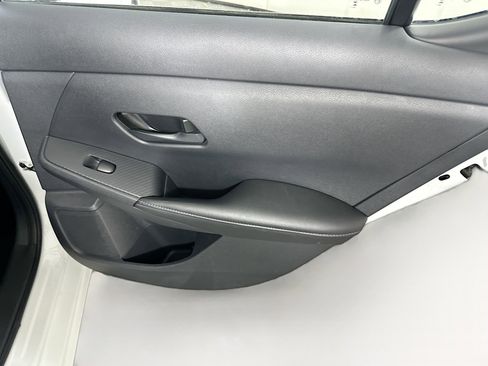 Used 2018 Chevrolet Equinox LT image 28