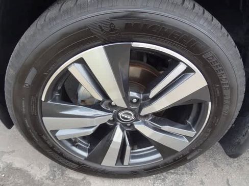 Used 2022 Nissan Rogue Platinum w/ Head-Up Display Package image 14