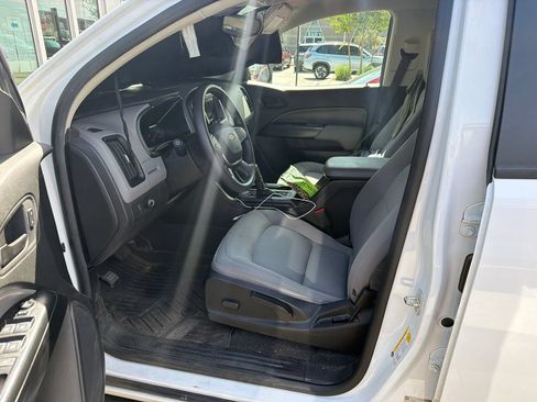 Used 2019 Chevrolet Colorado W/T w/ Custom Special Edition RWD image 2