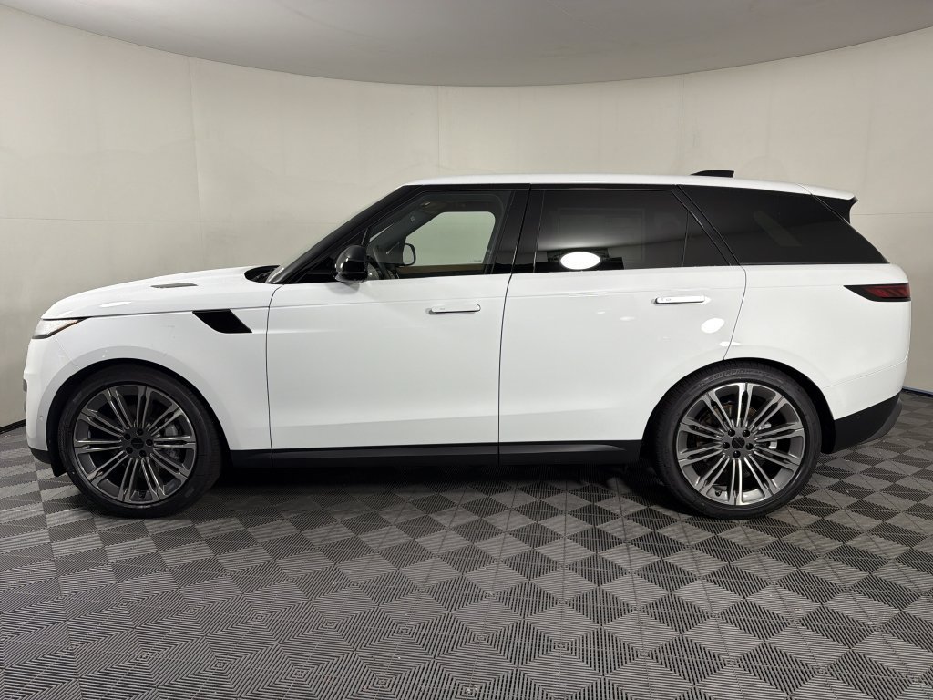 New 2027 Land Rover Range Rover Sport SE AWD/4WD image 2