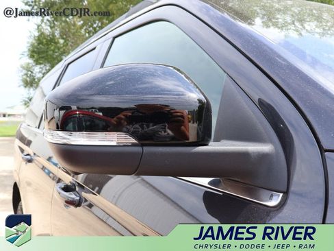 Used 2025 Ford Expedition Active AWD/4WD image 14