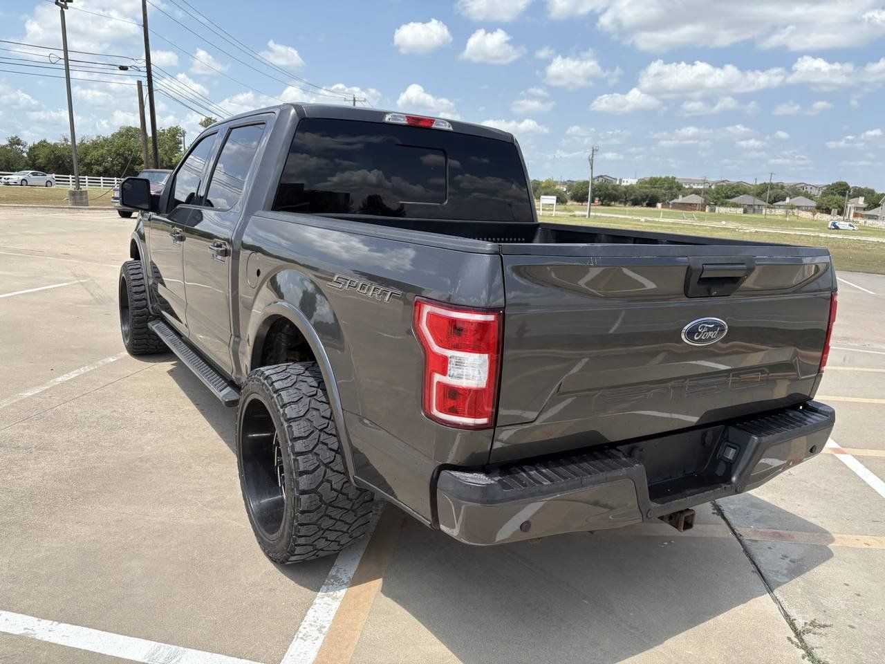 Used 2018 Ford F150 XLT w/ Equipment Group 302A Luxury RWD image 2