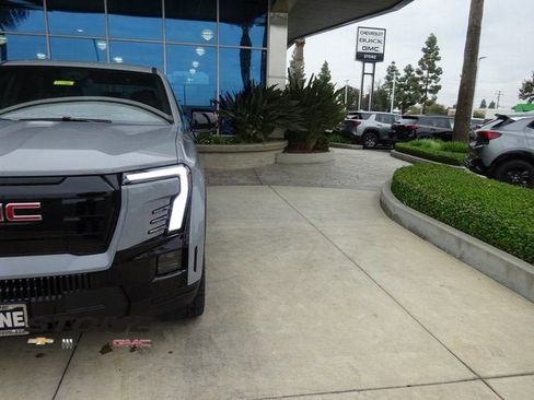 New 2026 GMC Sierra EV Elevation image 32