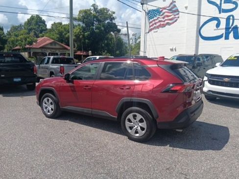 Used 2020 Toyota RAV4 LE image 11