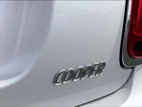 Certified 2024 MINI Cooper 4-Door Hardtop image 9