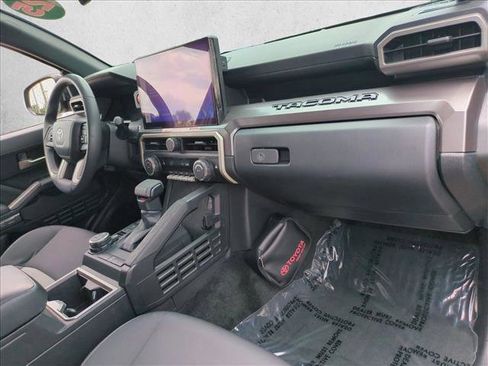Used 2025 Toyota Tacoma TRD Off-Road AWD/4WD image 20