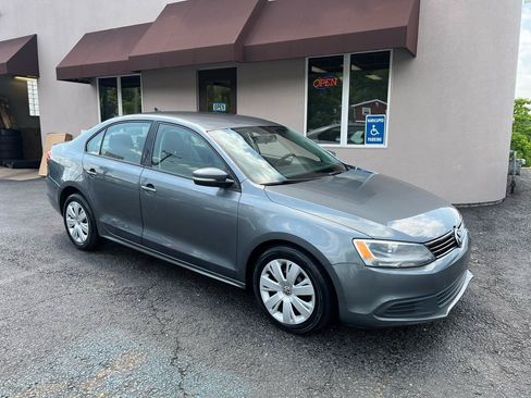 Used 2014 Volkswagen Jetta SE FWD image 3