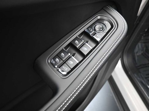 New 2026 Porsche Macan AWD/4WD image 15
