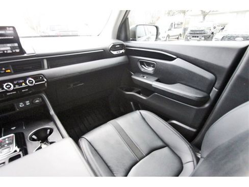 Used 2023 Honda Pilot EX-L image 9