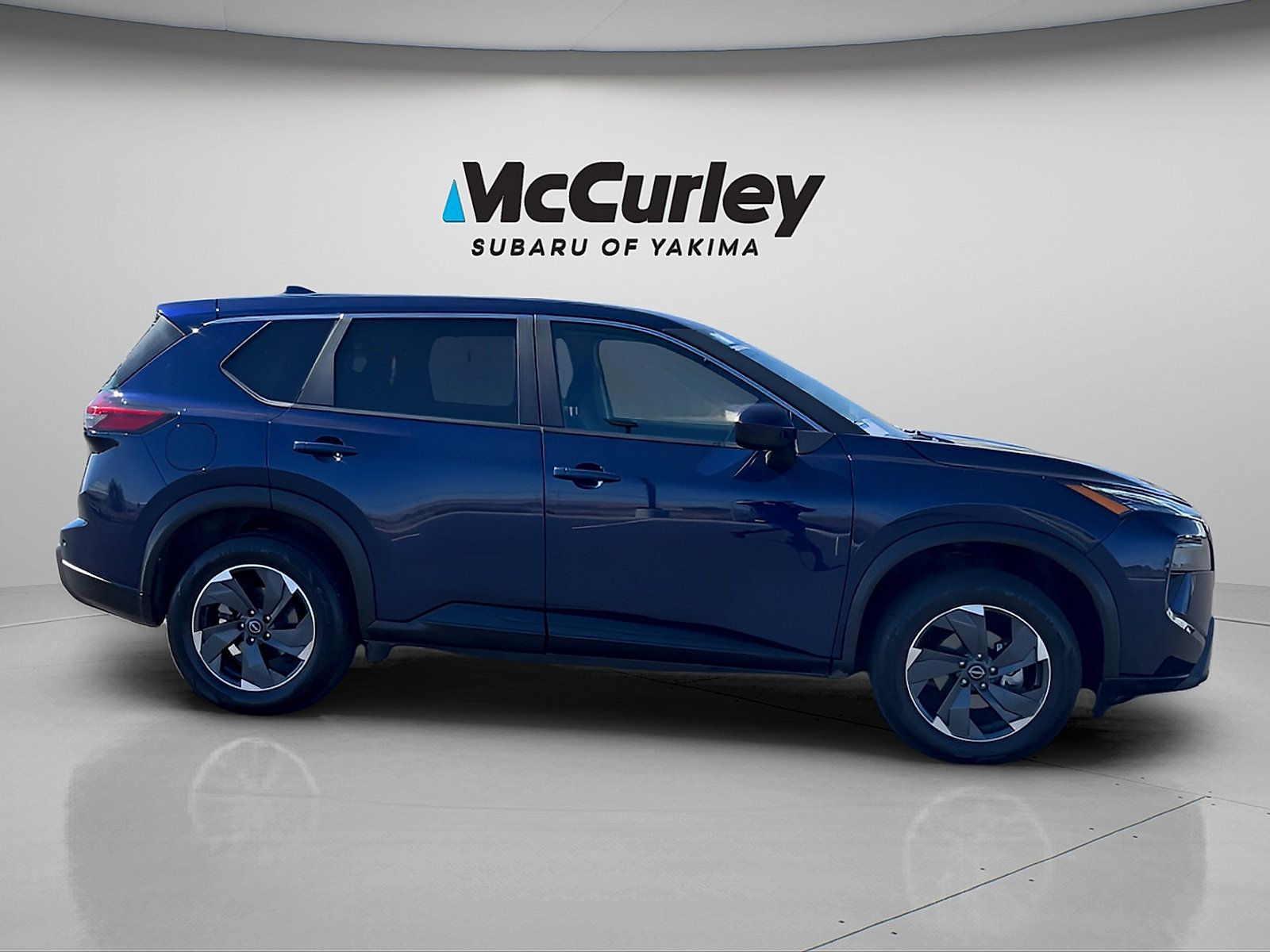 Used 2024 Nissan Rogue SV AWD/4WD image 6