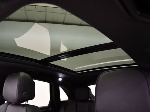 Used 2025 Porsche Macan image 19