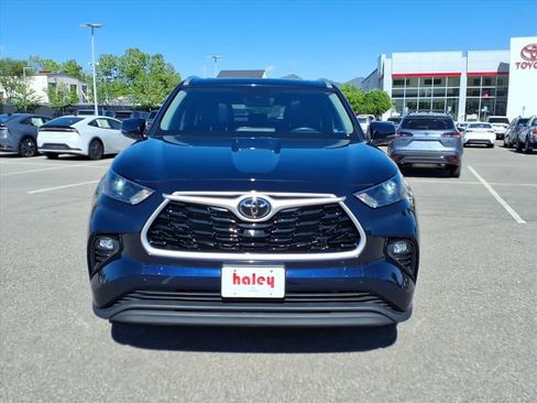 Used 2022 Toyota Highlander XLE image 9