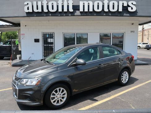 Used 2019 Chevrolet Sonic LT FWD image 1