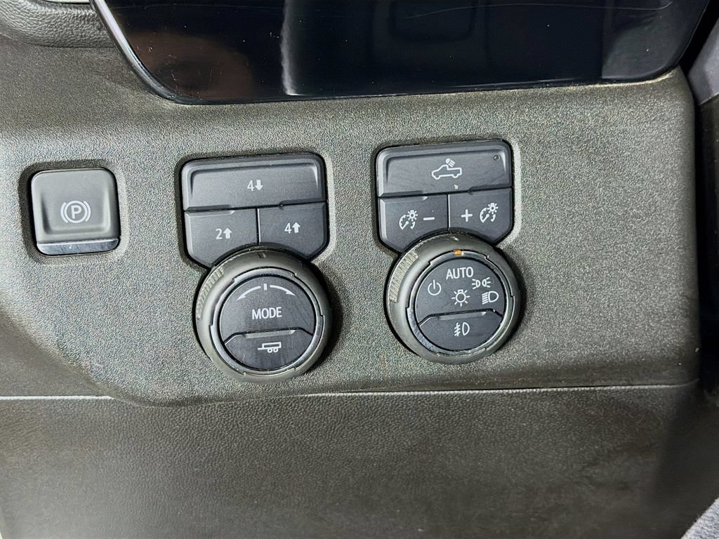 Used 2025 Chevrolet Silverado 3500 LT w/ Convenience Package AWD/4WD image 11