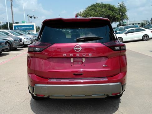 Used 2024 Nissan Rogue SL w/ SL Premium Package FWD image 8