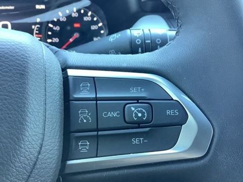 Used 2025 Jeep Compass Limited AWD/4WD image 25