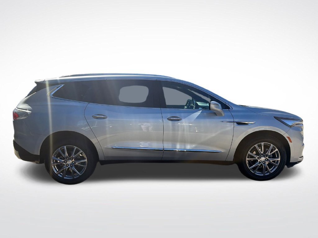 Certified 2022 Buick Enclave Essence w/ Experience Buick Package AWD/4WD image 6