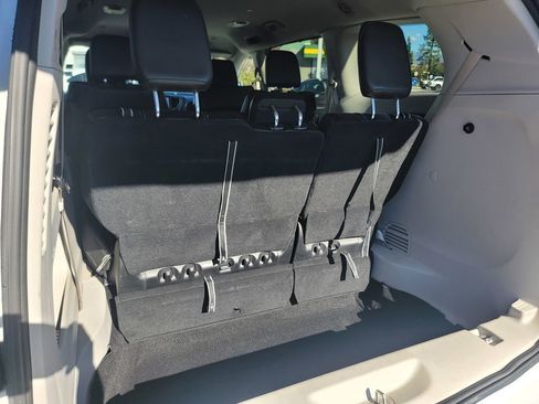 Certified 2023 Chrysler Pacifica Touring-L image 20