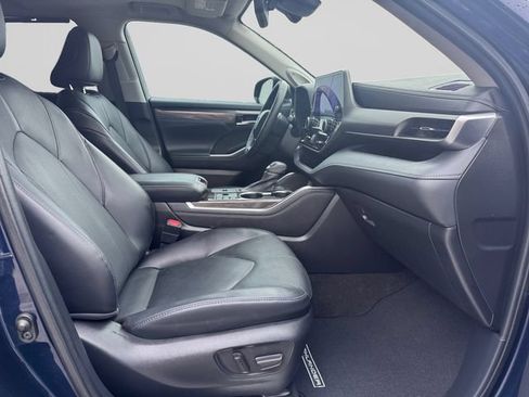 Used 2023 Toyota Highlander Limited FWD image 15