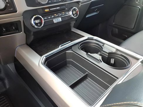 Used 2022 Ford F350 Lariat image 11