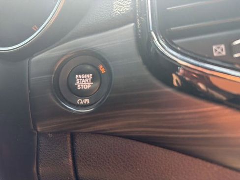 Used 2020 Jeep Grand Cherokee Altitude RWD image 32
