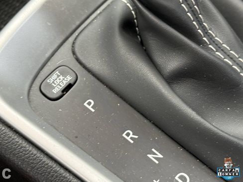 Used 2024 Hyundai Venue SEL FWD image 22
