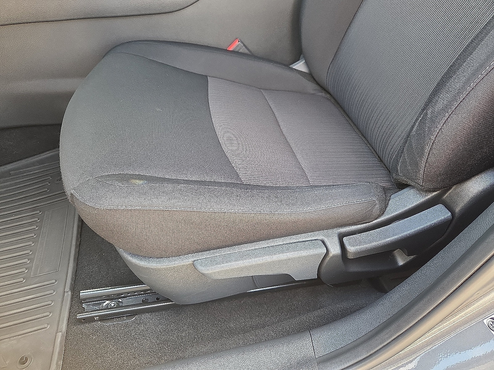 Used 2025 Nissan Sentra SV FWD image 13