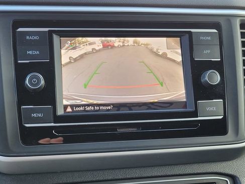 Used 2022 Volkswagen Atlas Cross Sport SE FWD image 28