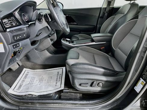 Used 2022 Kia Niro EX w/ Cold Weather Package FWD image 25