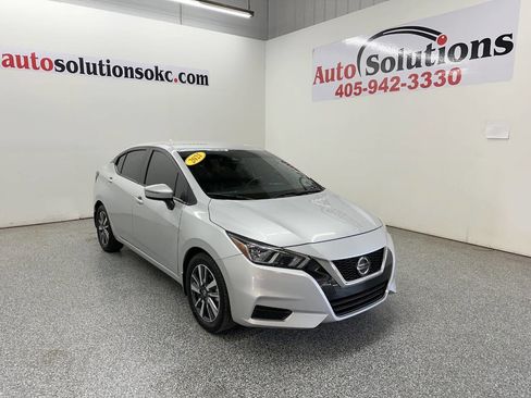 Used 2021 Nissan Versa SV image 1