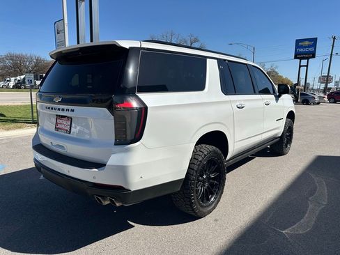 Used 2025 Chevrolet Suburban High Country image 6