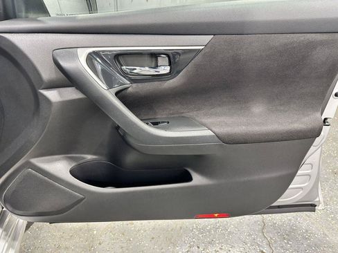 Used 2013 Nissan Altima 2.5 S FWD image 34