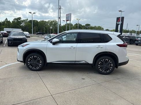 New 2026 Nissan Rogue Platinum AWD/4WD image 4
