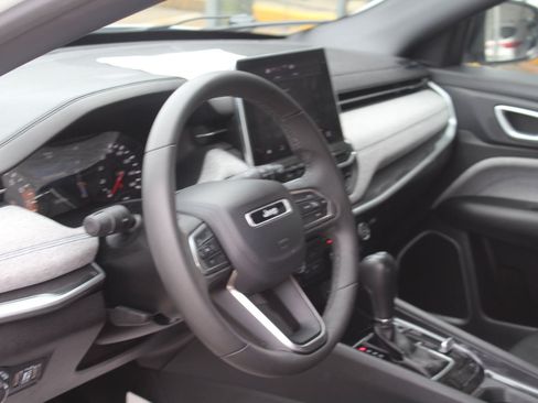 Used 2024 Jeep Compass Latitude AWD/4WD image 22