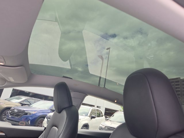 Used 2023 Tesla Model Y Performance AWD/4WD image 6
