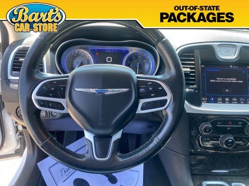 Used 2019 Chrysler 300 Limited AWD/4WD image 28
