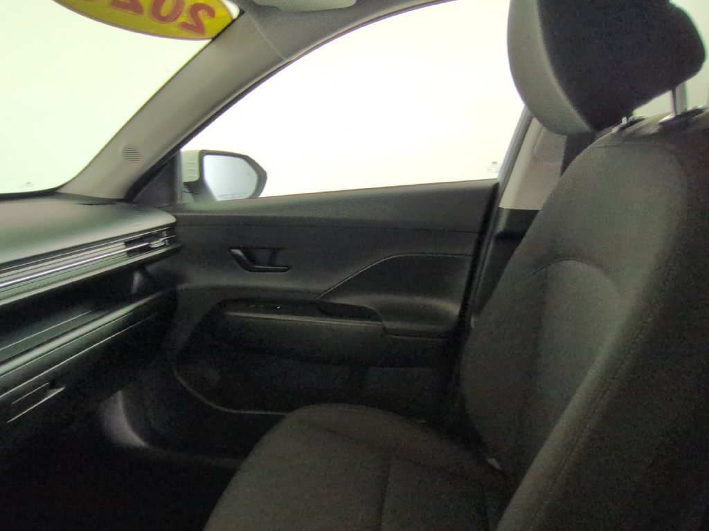 Used 2025 Hyundai Kona SEL FWD image 28