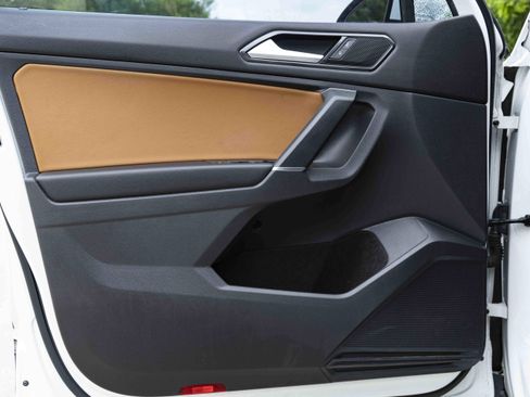 Used 2018 Volkswagen Tiguan SE image 35