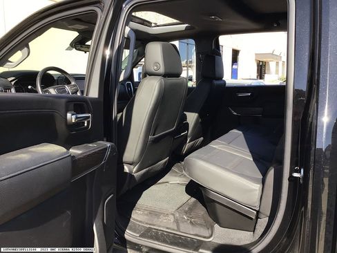 Used 2023 GMC Sierra 2500 Denali w/ Denali Black Diamond Edition image 13