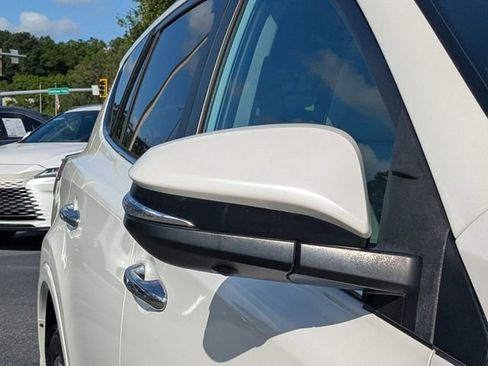 Used 2017 Toyota RAV4 Platinum FWD image 12