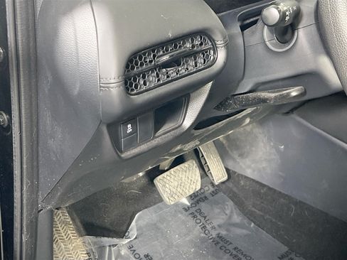 Used 2023 Honda HR-V LX image 10