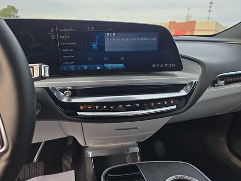 Certified 2024 Cadillac Lyriq Luxury image 17