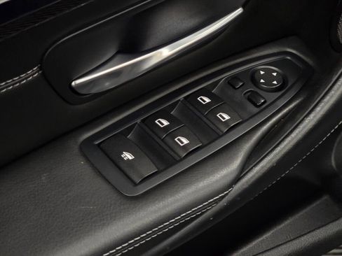 Used 2015 BMW M4 Convertible image 28