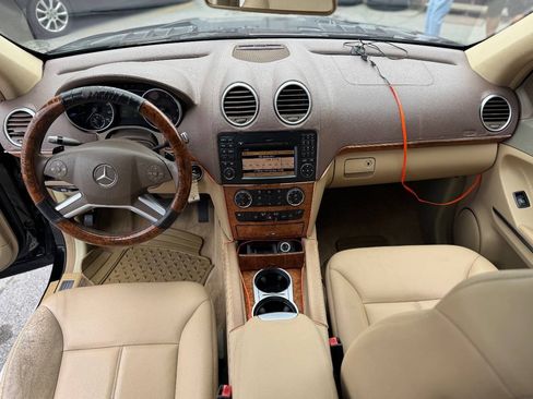 Used 2009 Mercedes-Benz GL 450 4MATIC w/ Premium 1 Pkg image 19
