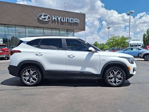 Used 2023 Kia Seltos EX AWD/4WD image 2