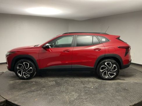 New 2026 Chevrolet Trax RS w/ Sunroof Package image 4