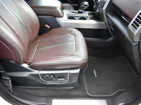 Used 2015 Ford F150 Platinum image 31