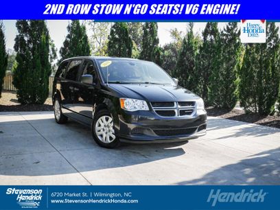 Used 2019 Dodge Grand Caravan SE w/ UConnect Hands-Free Group