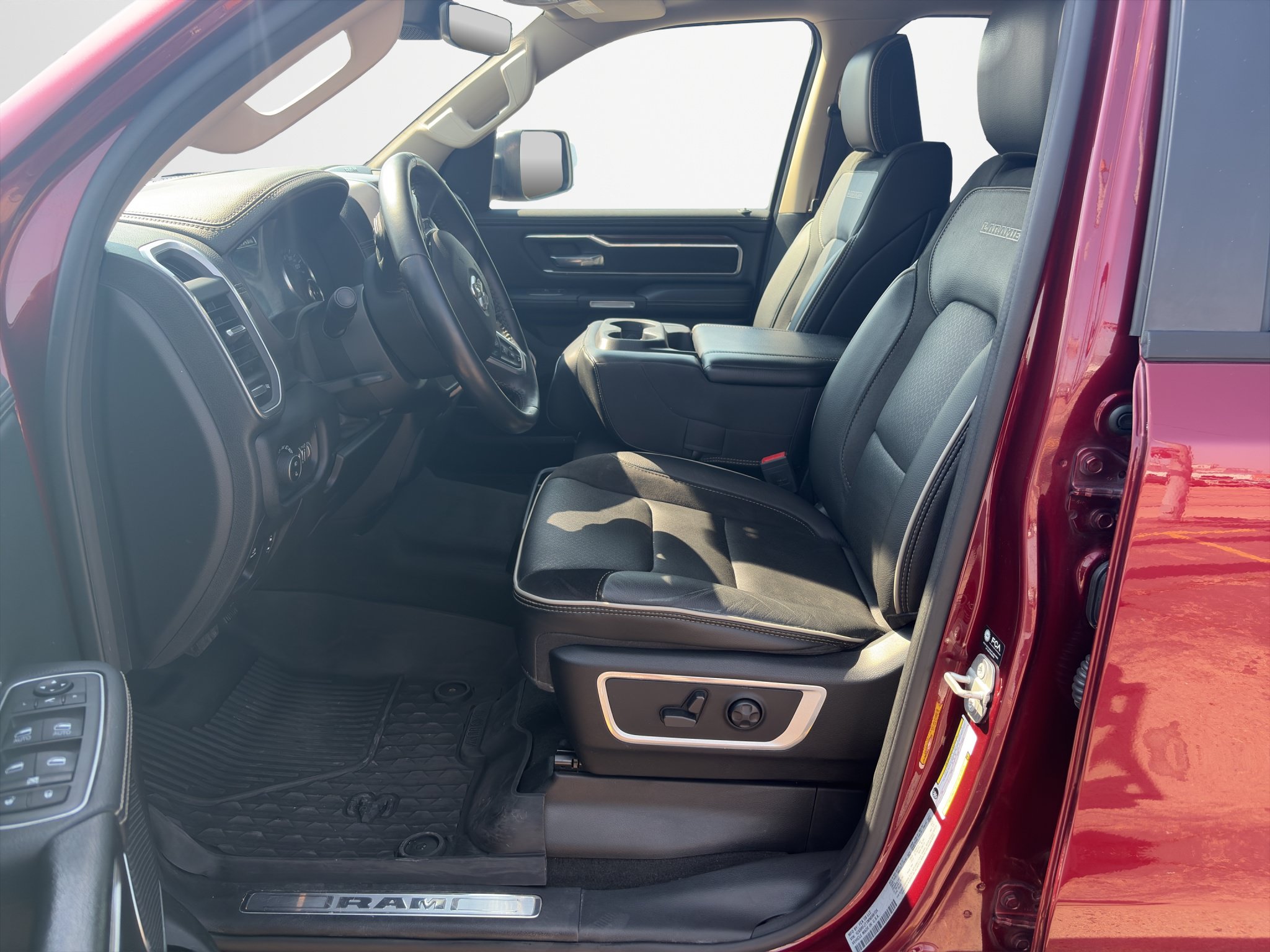 Used 2021 RAM 1500 Laramie AWD/4WD image 11