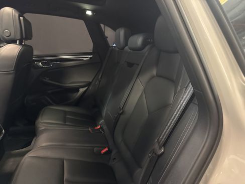 Used 2023 Porsche Macan S AWD/4WD image 13